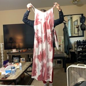 Side slit dress with tie on side